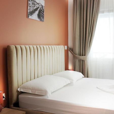Hotel Luris Голем Екстериор снимка