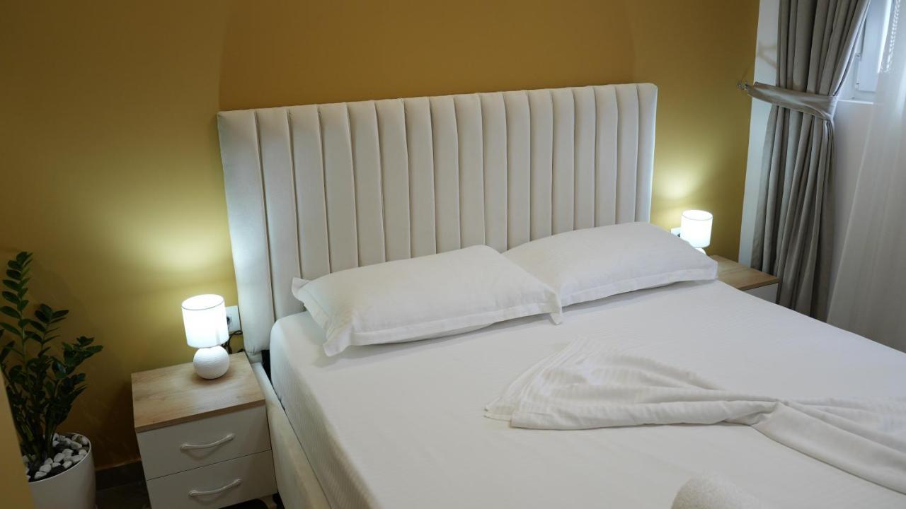 Hotel Luris Голем Екстериор снимка