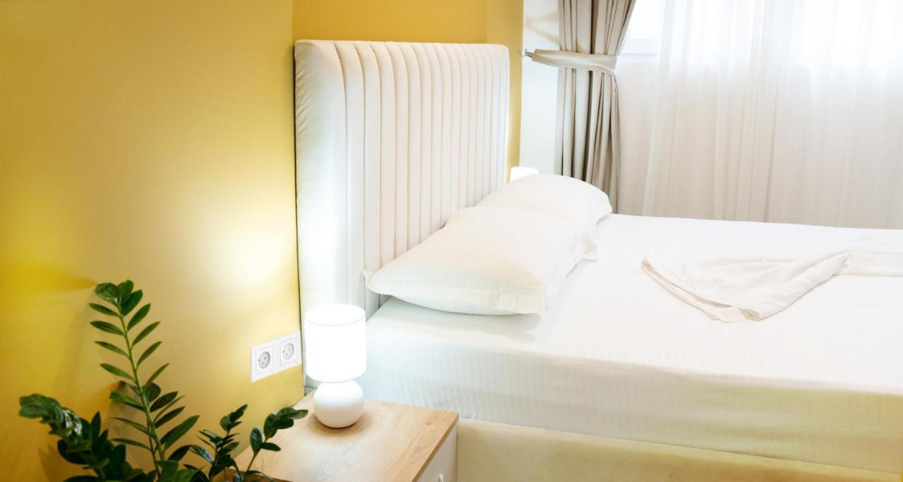 Hotel Luris Голем Екстериор снимка