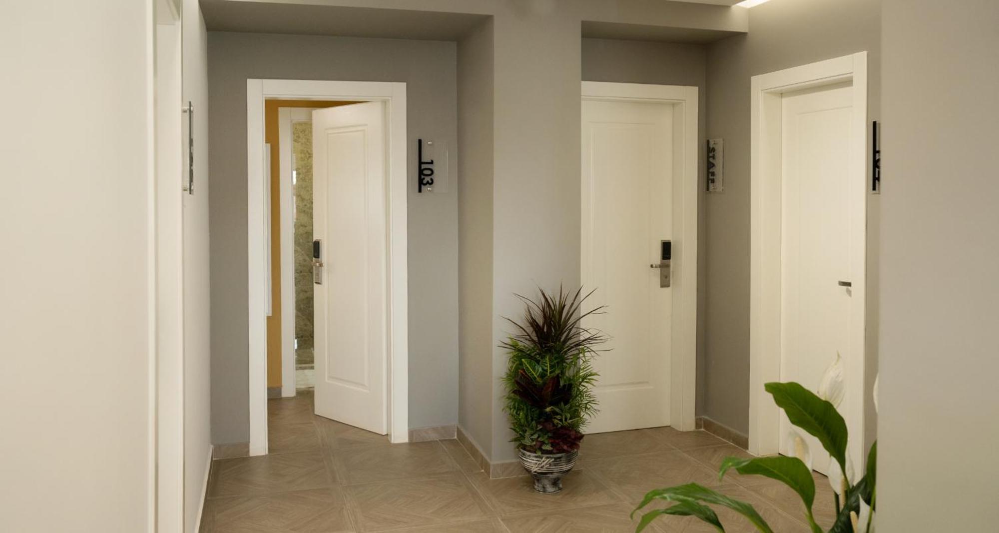 Hotel Luris Голем Екстериор снимка