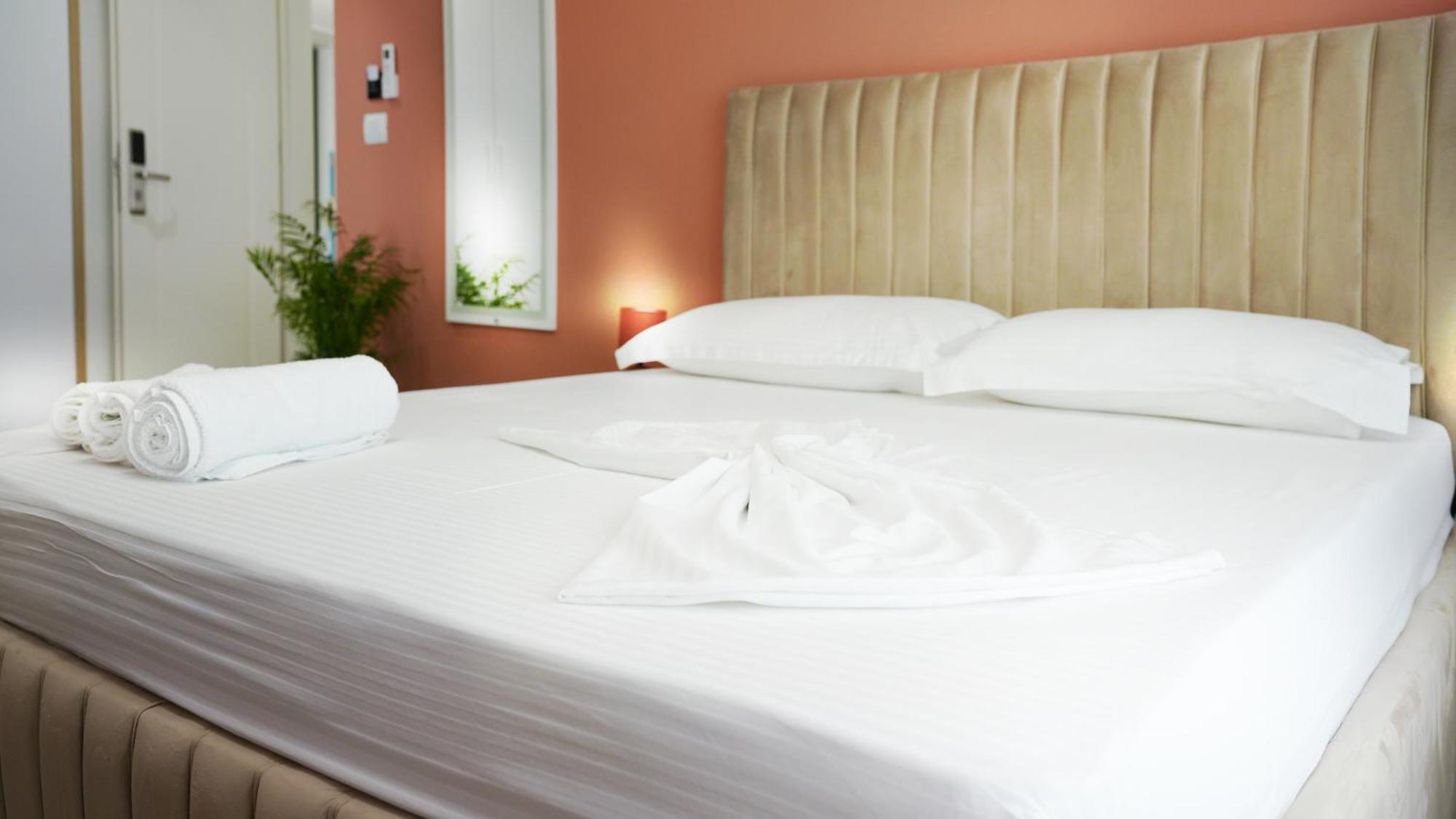 Hotel Luris Голем Екстериор снимка