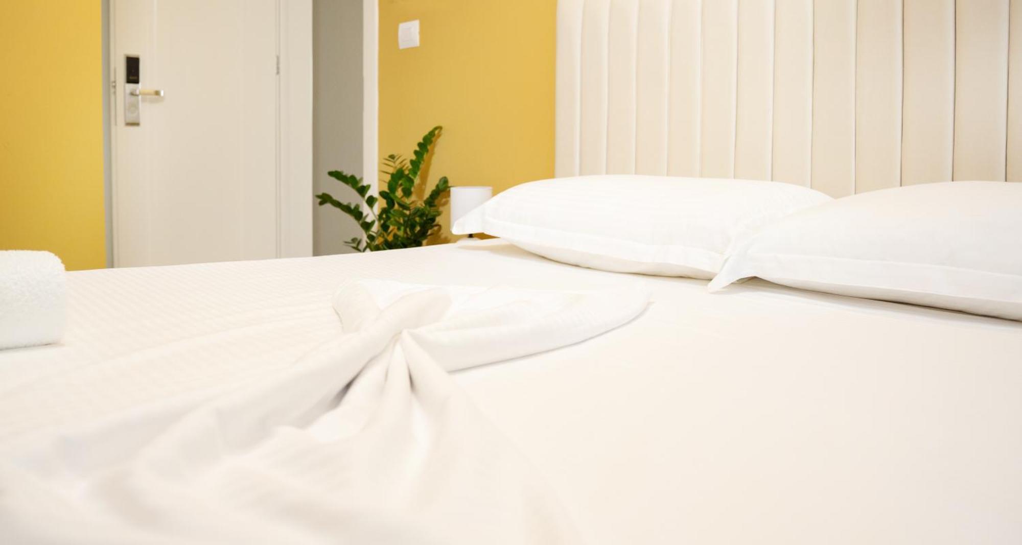 Hotel Luris Голем Екстериор снимка